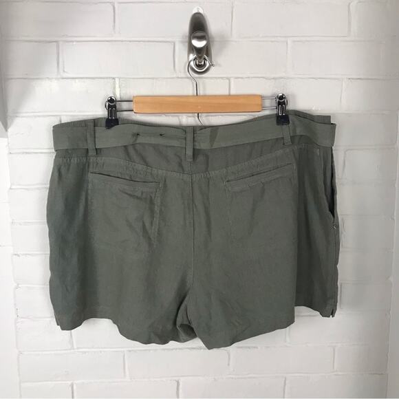 a.n.a Green Linen Blend Casual Plus Size Shorts Size 33/16 - Picture 6 of 9